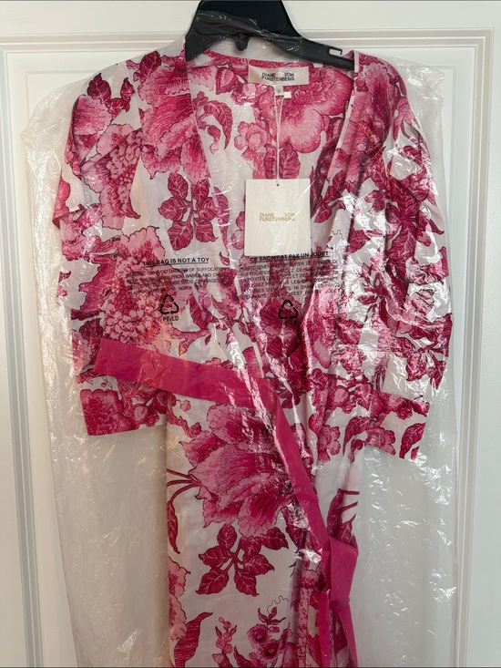 Diane Von Furstenberg Dresses & Skirts - Diane Von Furstenberg Pink and White Floral Annabeth Midi Dress Size 10